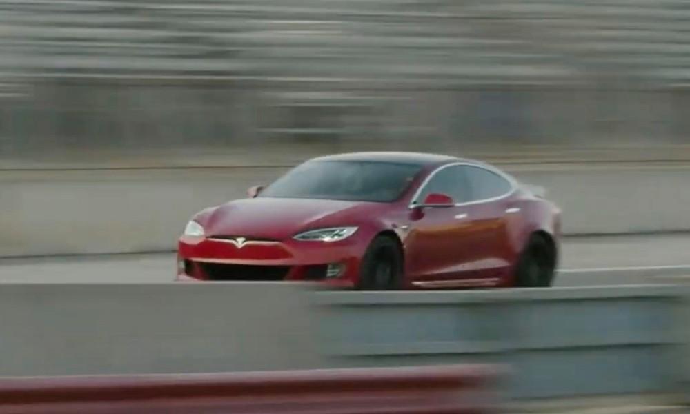 Tesla Model S plaid 1