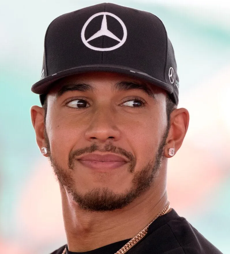 Lewis Hamilton 2016 Malaysia 2 1 e1639816839326