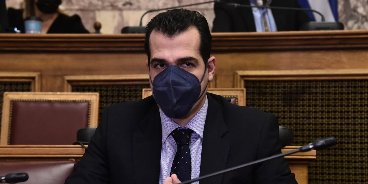 thanos plevris mavri maska bouli.jpg