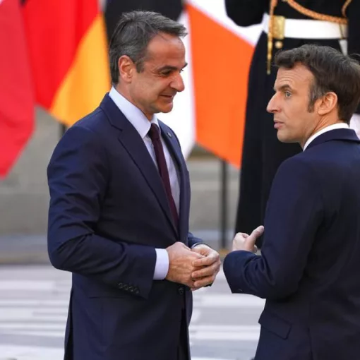 mitsotakis macron ap