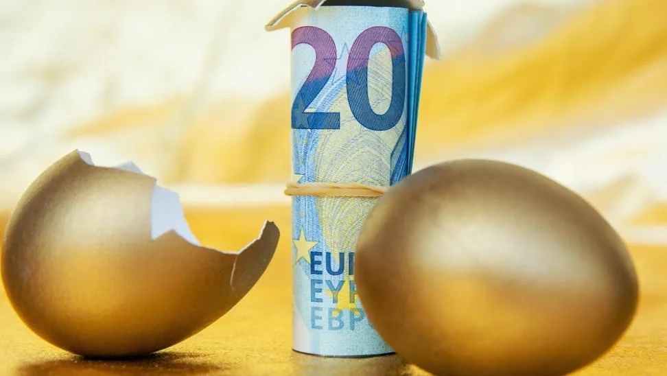 shutterstock money doro pasxa