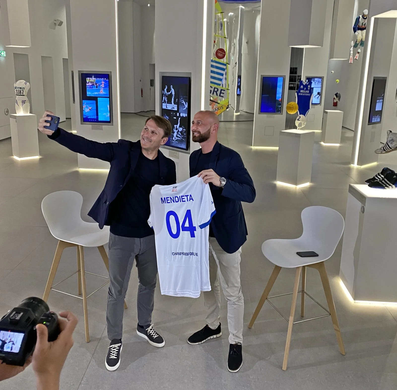 COSMOTE TV 2004 deuterolepta 2