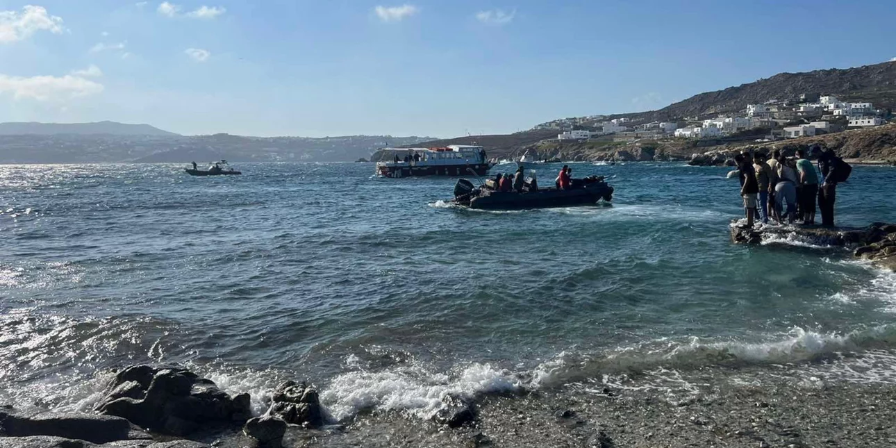 mykonos limeniko.jpg
