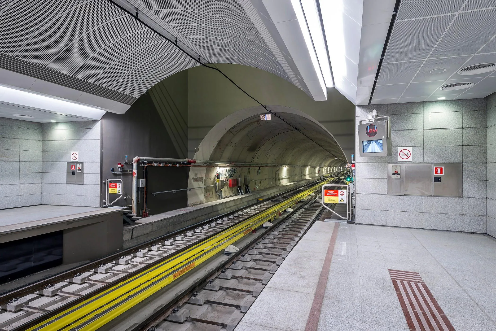 METRO STATHMOS 0909090909 AGIABARABARA PEIRAIUAS