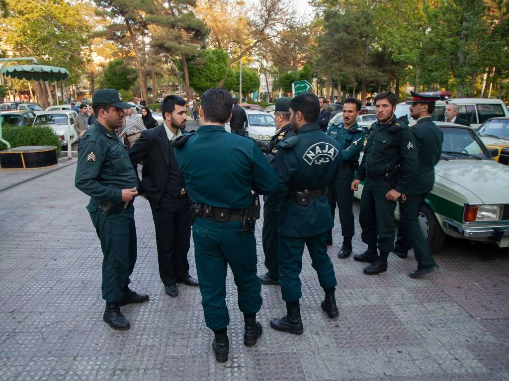 IRAN POLICE ASTYNOMIKOI 0909090