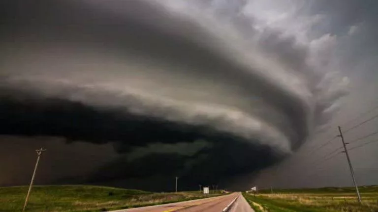 tornado anemostrovilos 0129092029108219182912
