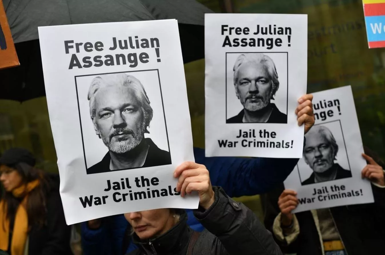 julian assange