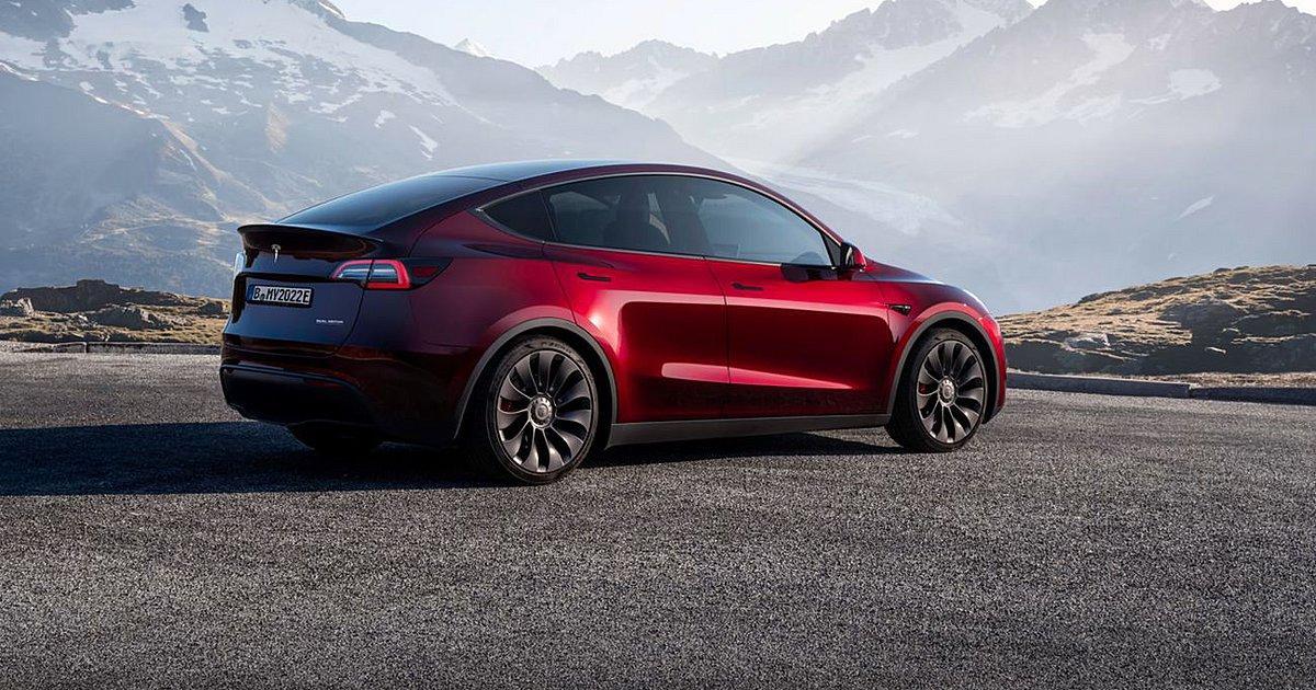 tesla model y red color 8 5 2023