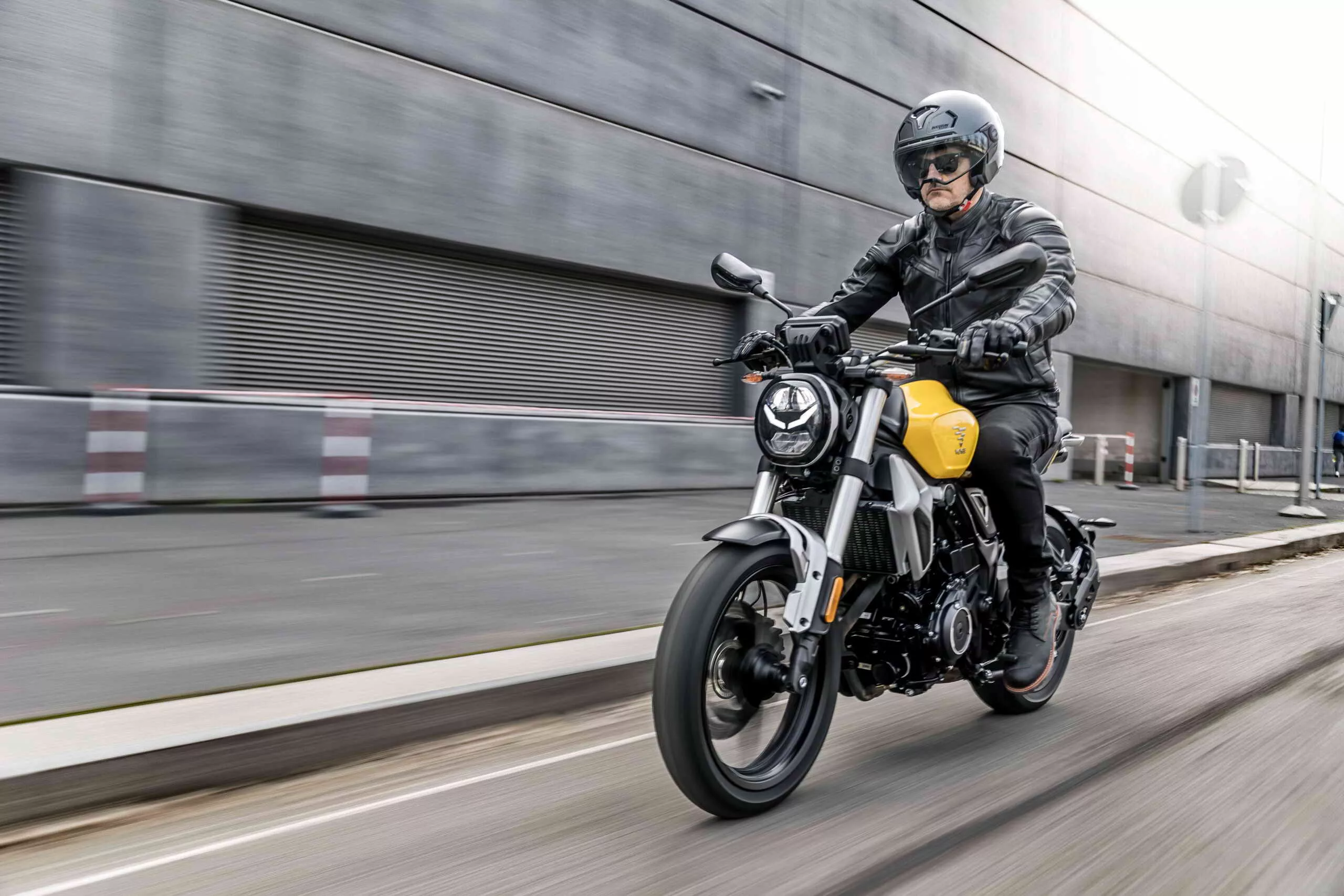 VOGE 350AC 3
