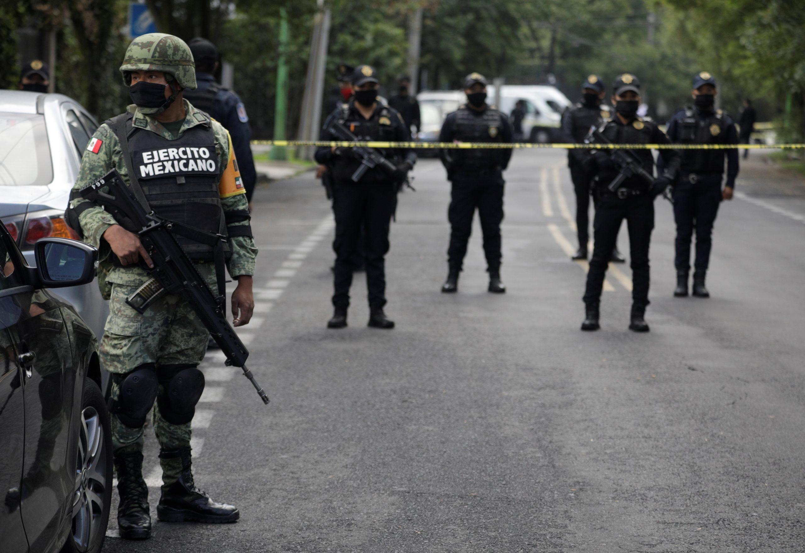 mexico police policemen astynomikoi 10290191 scaled