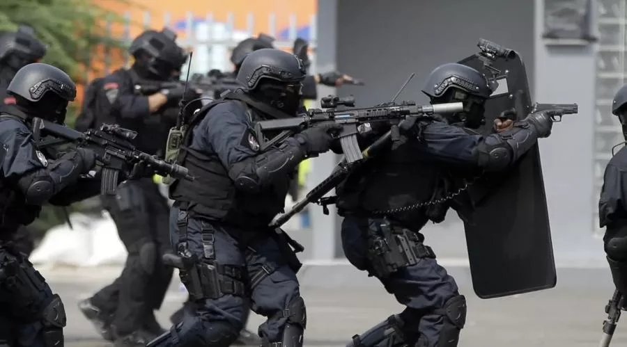 indonesia police 09122122 1.jpg