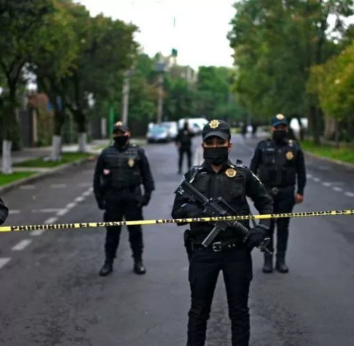 mexico police v 090.jpg