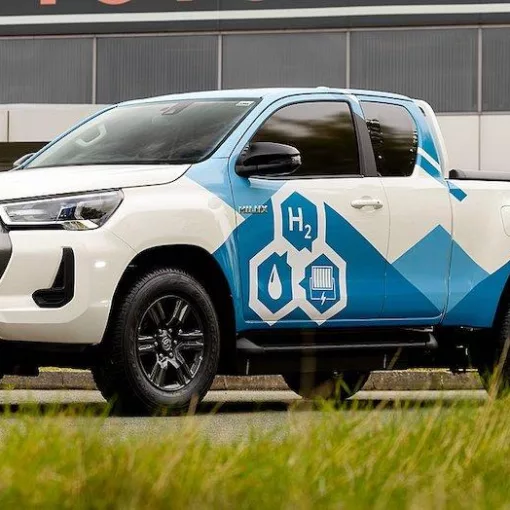 toyota hilux hydrogen 8 9 2023.jpg