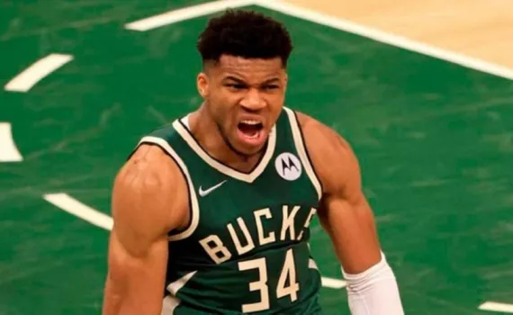 antetokounmpo bucks 12212.jpg