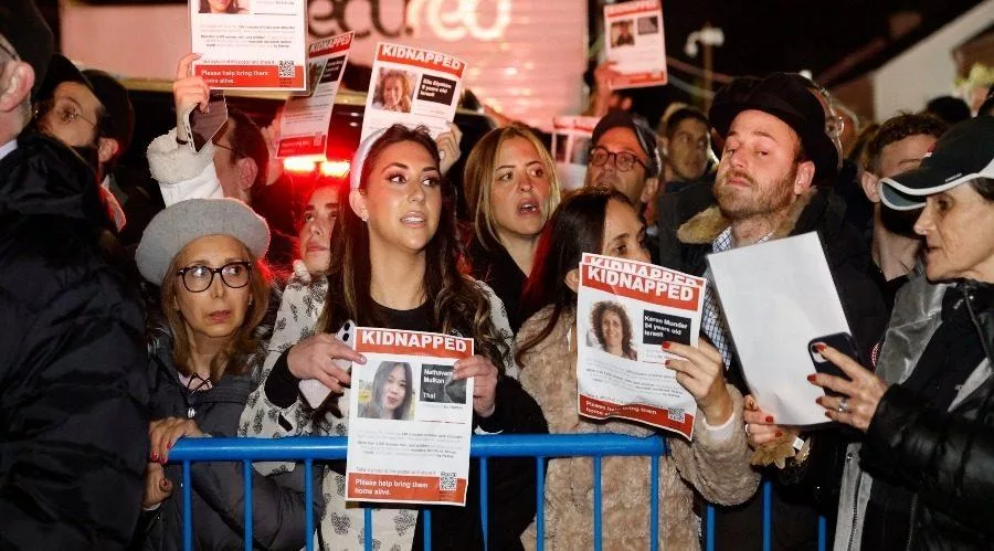 israel-hostages_families_223-e1700575877792-2.jpg