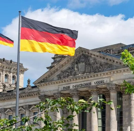 german_flag-bundestag-112211.jpg