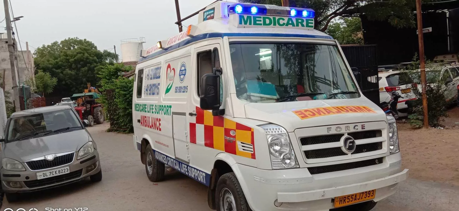 india-ambulance-10912.jpg