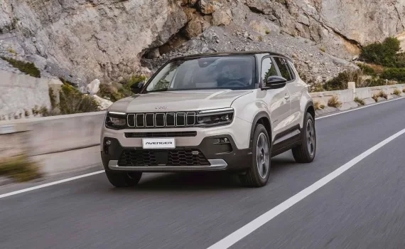 jeep-avengere-e-hybrid-111