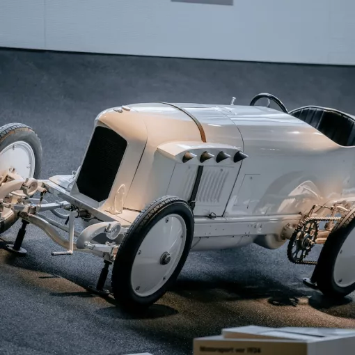 mercedes-blitzen-benz-111