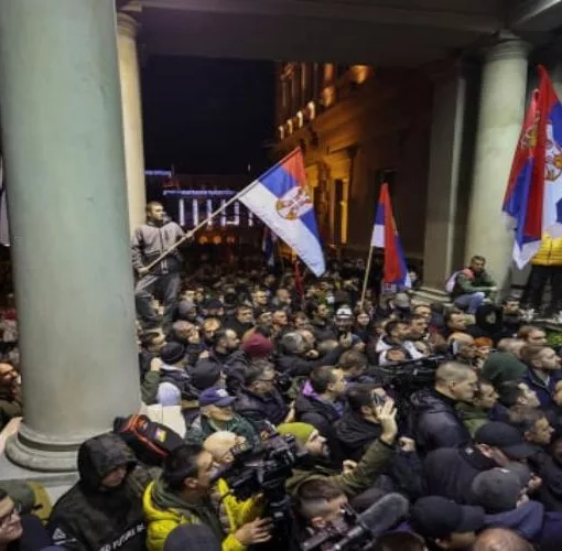 serbia-protests-diadilosi-police-109212.jpg