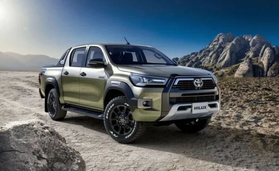 toyota-hilux-revo-rocco-edition-111.png