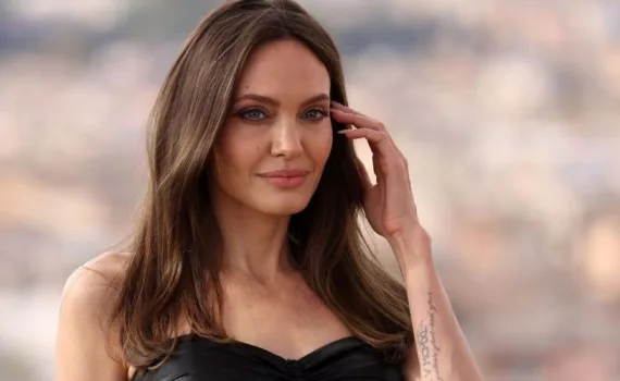 angelina-jolie-4232111111.jpg