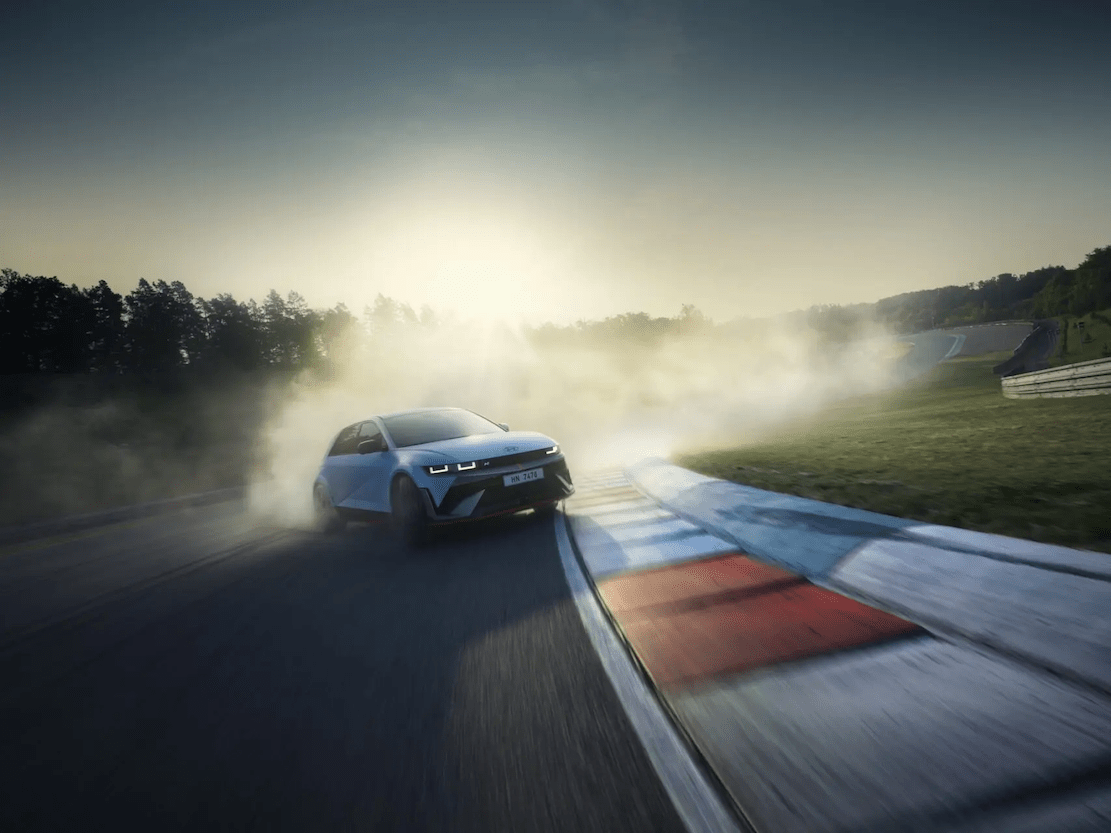 hyundai ioniq 111.png