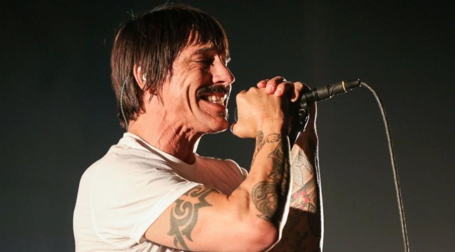 kiedis red hot chilli peppers 21211.jpg