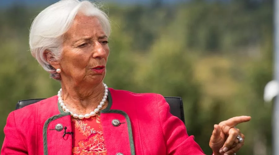 lagarde 2102102101201.jpg