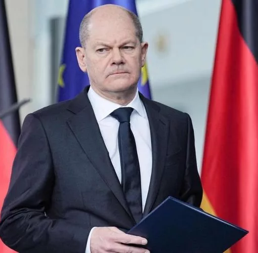 olaf scholz 212 222.jpg