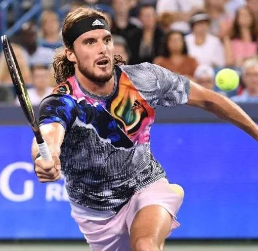 tsitsipas 1 e1705228179638.jpg