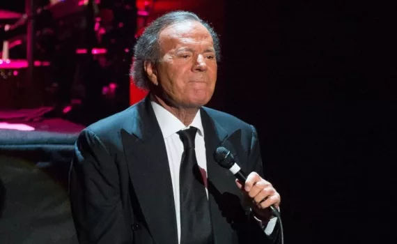 Julio iglesias 21212111 1.jpg