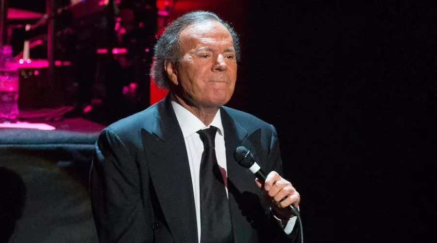 Julio iglesias 21212111 1.jpg