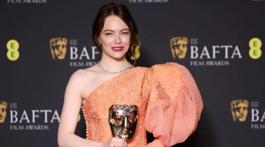 emma stone bafta 1221211 1.jpg