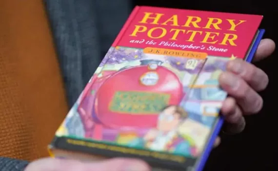 harry potter book 22111221.jpg