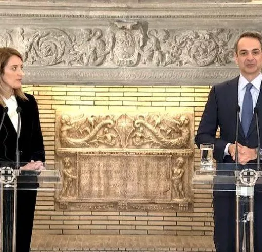 mitsotakis metsola2 e1708420825364.jpg