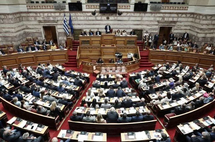 vouli e1700896485786 8.jpg