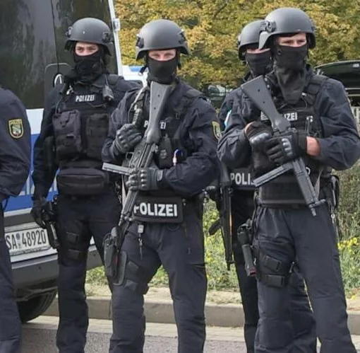 germany police 12 09012.jpg