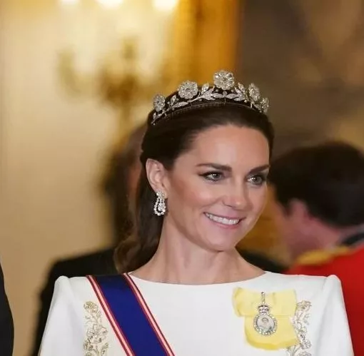 kate middleton tiara 01211221.jpg