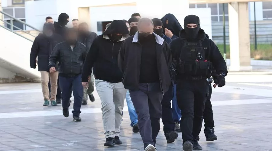 kolonos 12XRONI 3 212212.jpg