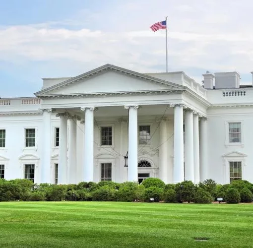 white house leykos oikos 12981.jpg