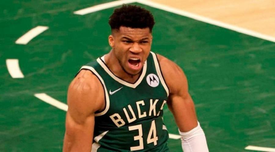 antetokounmpo bucks 12212.jpg