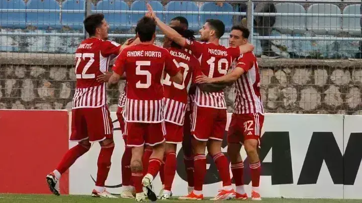 Ο Ολυμπιακός συνέτριψε την Λαμία