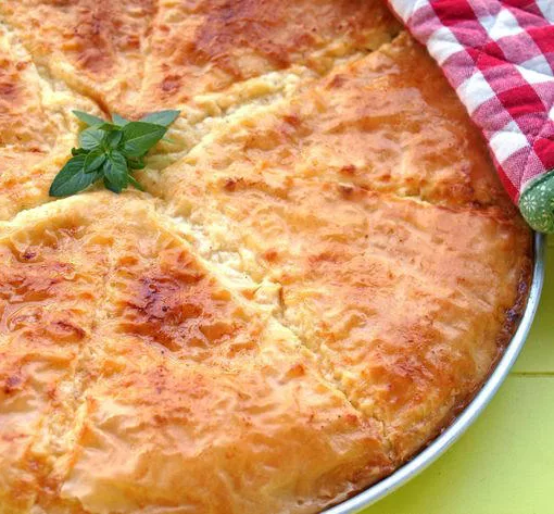 pita me anthotyro liastes ntomates kai vasiliko
